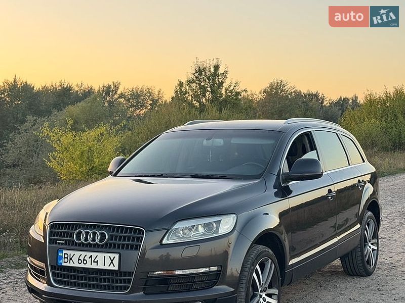 Позашляховик / Кросовер Audi Q7 2007 в Рівному