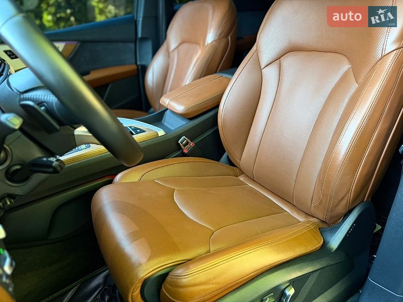 Внедорожник / Кроссовер Audi Q7 2016 в Шепетовке
