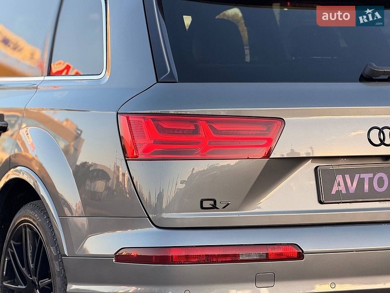 Позашляховик / Кросовер Audi Q7 2016 в Кривому Розі
