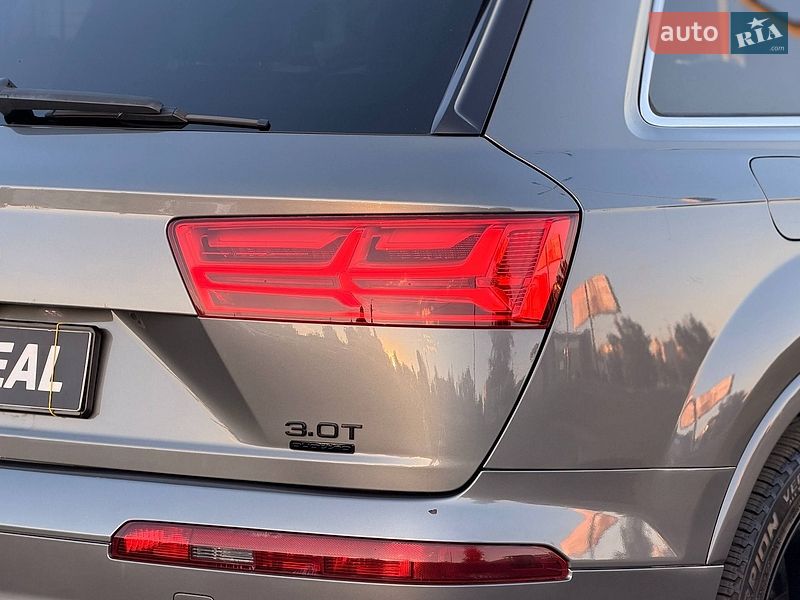 Внедорожник / Кроссовер Audi Q7 2016 в Кривом Роге