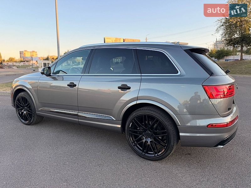Позашляховик / Кросовер Audi Q7 2016 в Кривому Розі