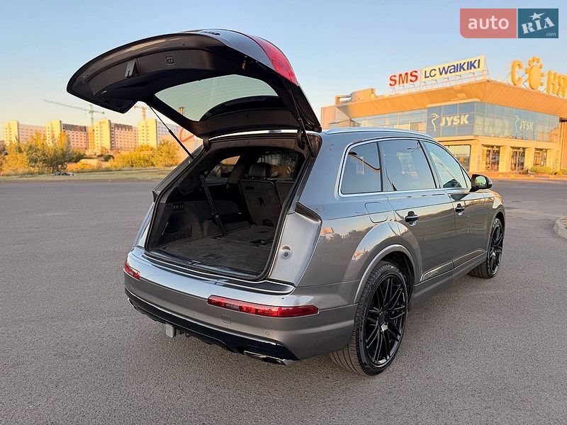 Внедорожник / Кроссовер Audi Q7 2016 в Кривом Роге