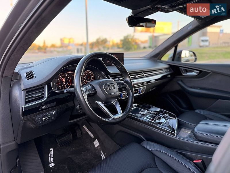 Позашляховик / Кросовер Audi Q7 2016 в Кривому Розі