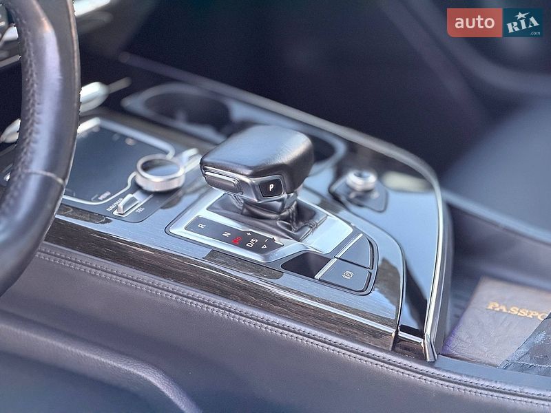 Позашляховик / Кросовер Audi Q7 2016 в Кривому Розі