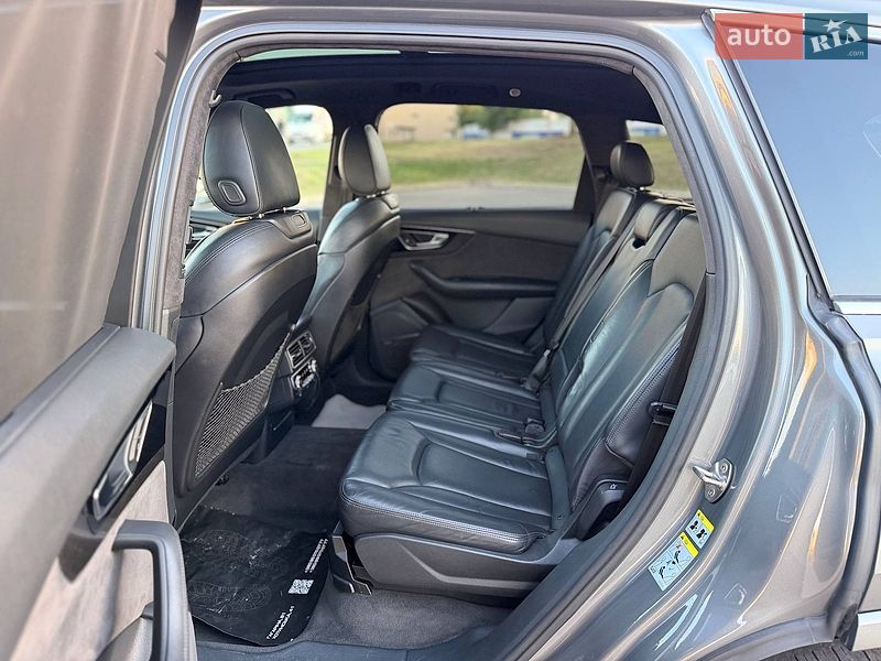 Позашляховик / Кросовер Audi Q7 2016 в Кривому Розі