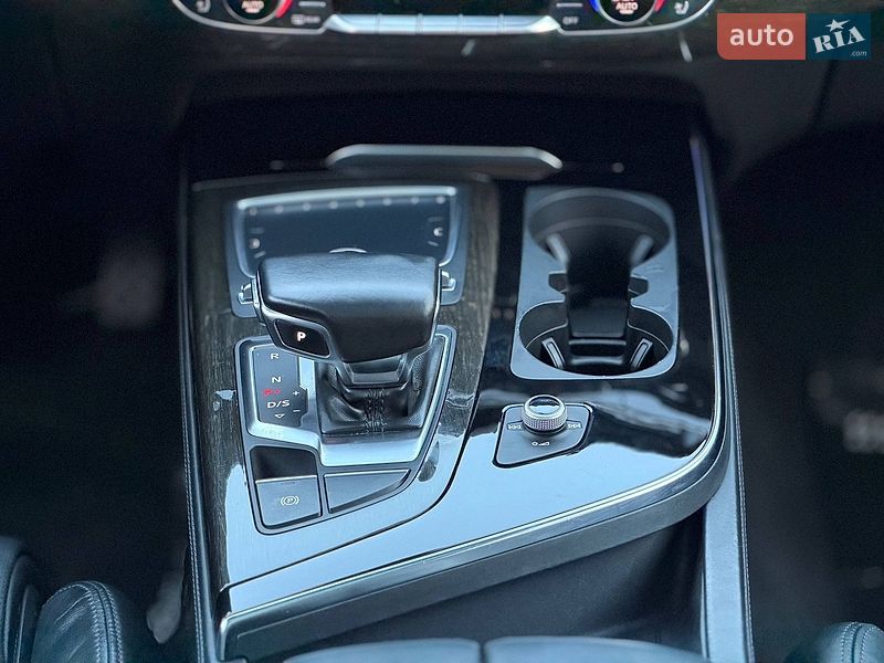Позашляховик / Кросовер Audi Q7 2016 в Кривому Розі
