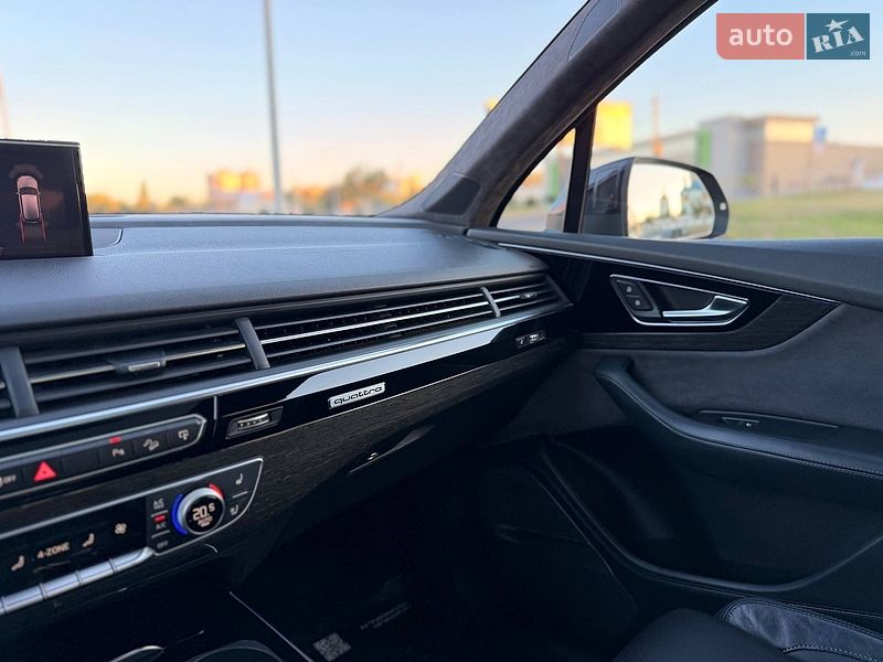 Позашляховик / Кросовер Audi Q7 2016 в Кривому Розі