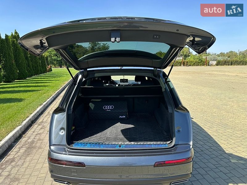 Позашляховик / Кросовер Audi Q7 2019 в Одесі