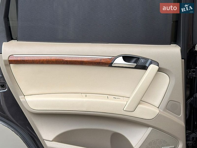 Позашляховик / Кросовер Audi Q7 2013 в Чернівцях фото 32 Позашляховик / Кросовер Audi Q7 2013 в Чернівцях