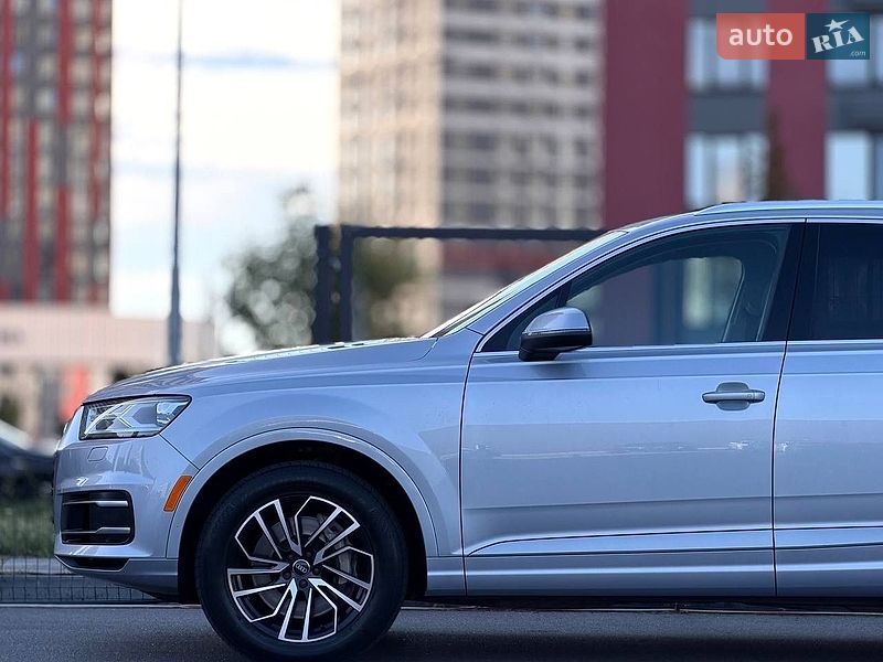 Внедорожник / Кроссовер Audi Q7 2016 в Киеве