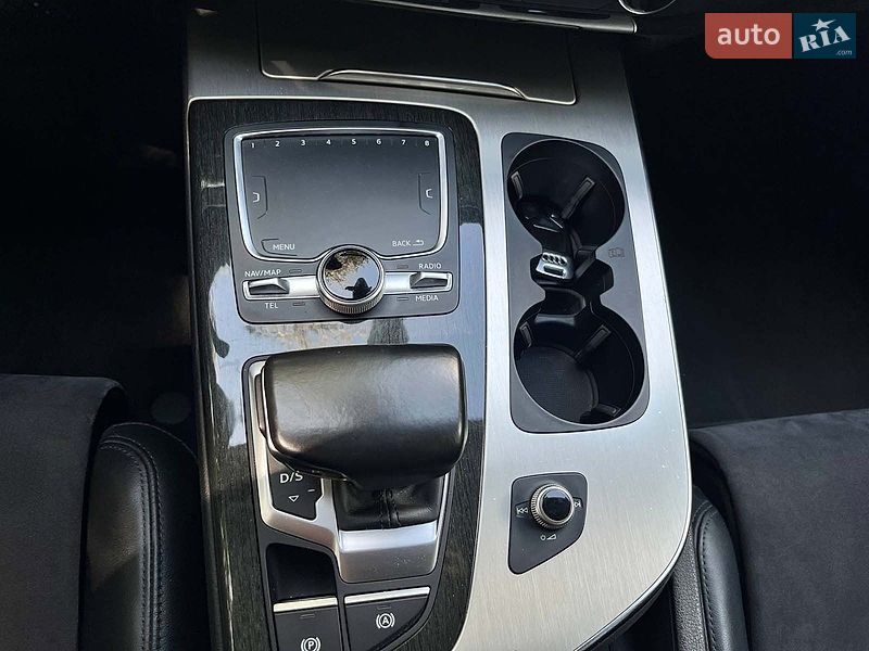 Внедорожник / Кроссовер Audi Q7 2015 в Киеве