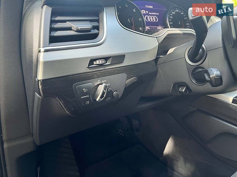 Внедорожник / Кроссовер Audi Q7 2015 в Киеве