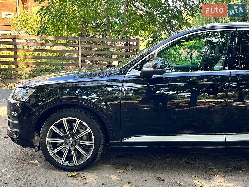 Внедорожник / Кроссовер Audi Q7 2015 в Киеве