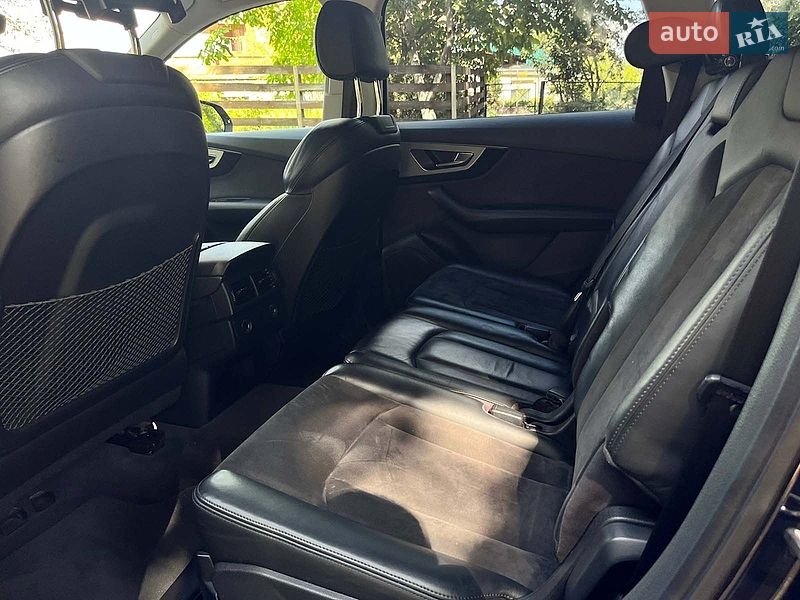 Внедорожник / Кроссовер Audi Q7 2015 в Киеве