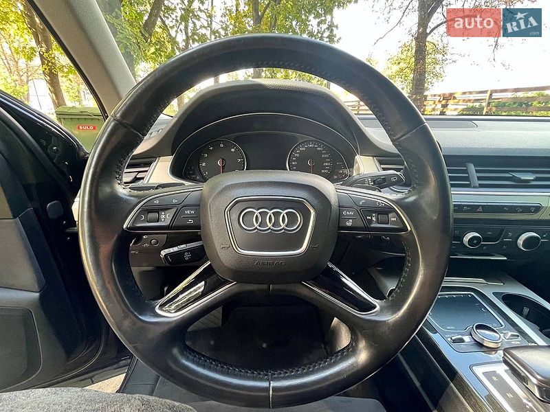 Внедорожник / Кроссовер Audi Q7 2015 в Киеве