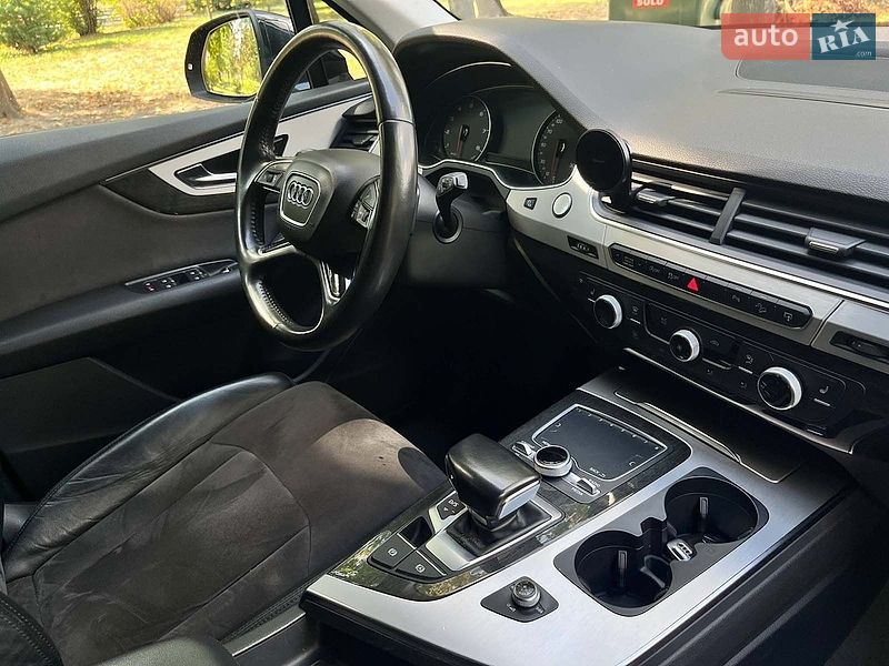 Внедорожник / Кроссовер Audi Q7 2015 в Киеве