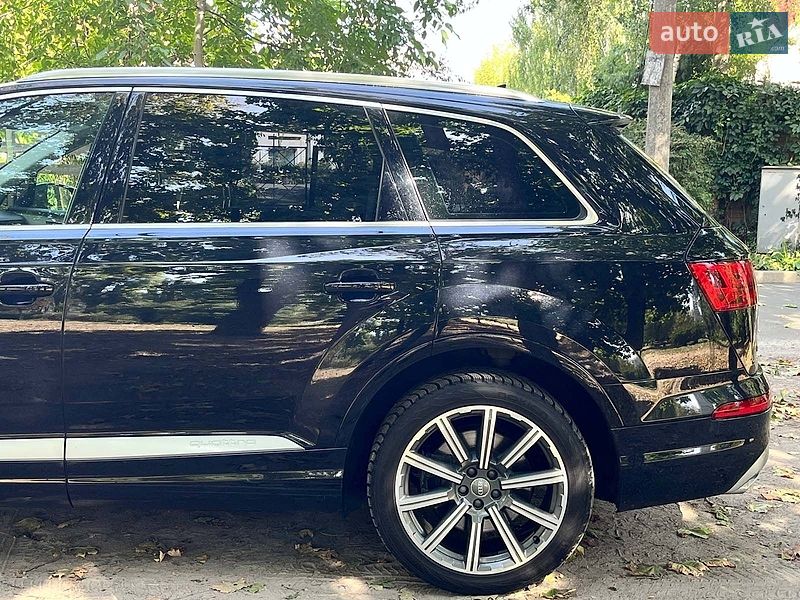 Внедорожник / Кроссовер Audi Q7 2015 в Киеве