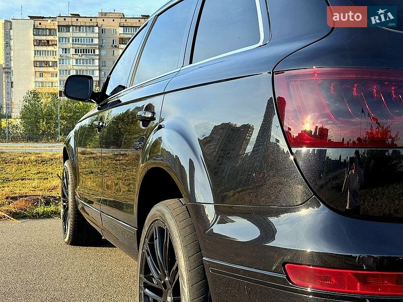 Внедорожник / Кроссовер Audi Q7 2014 в Киеве