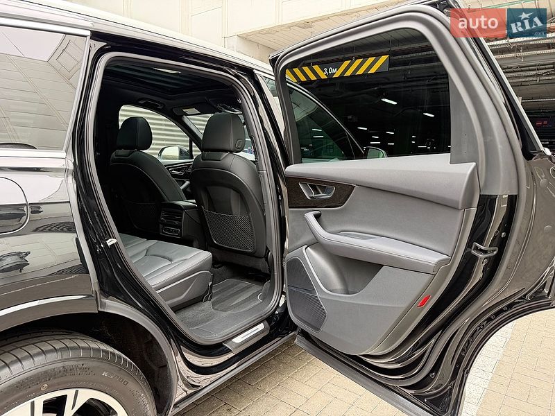 Позашляховик / Кросовер Audi Q7 2025 в Києві
