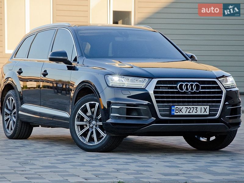 Позашляховик / Кросовер Audi Q7 2016 в Сарнах