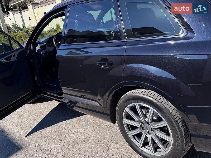 Позашляховик / Кросовер Audi Q7 2018 в Києві