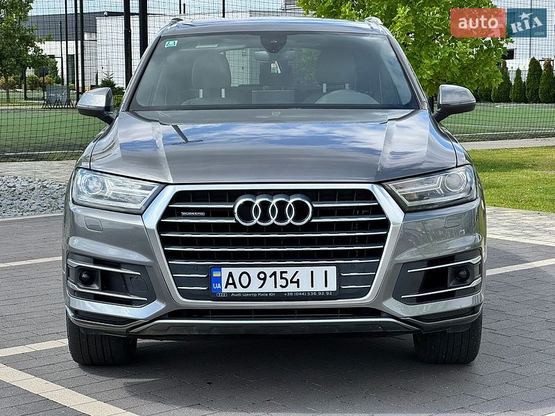 Позашляховик / Кросовер Audi Q7 2017 в Мукачевому