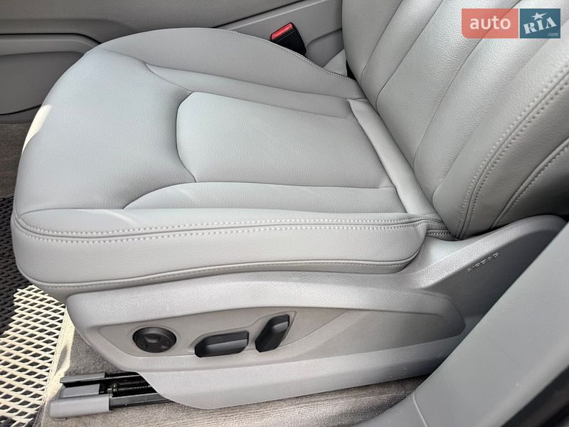 Позашляховик / Кросовер Audi Q7 2017 в Мукачевому