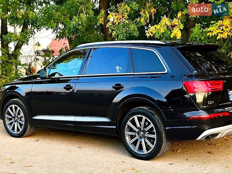Позашляховик / Кросовер Audi Q7 2017 в Львові