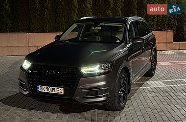Позашляховик / Кросовер Audi Q7 2015 в Дубні