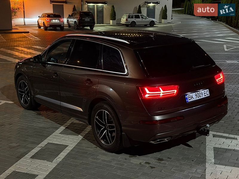 Позашляховик / Кросовер Audi Q7 2015 в Дубні фото 9 Позашляховик / Кросовер Audi Q7 2015 в Дубні