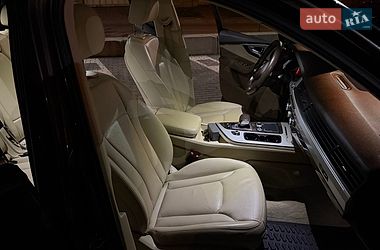 Позашляховик / Кросовер Audi Q7 2015 в Дубні фото 17 Позашляховик / Кросовер Audi Q7 2015 в Дубні