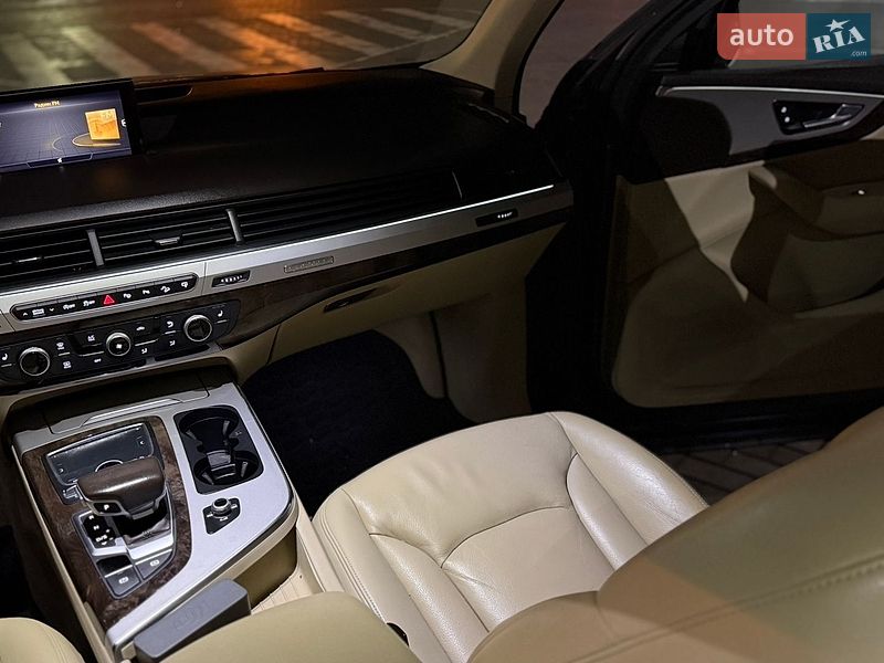 Позашляховик / Кросовер Audi Q7 2015 в Дубні фото 20 Позашляховик / Кросовер Audi Q7 2015 в Дубні