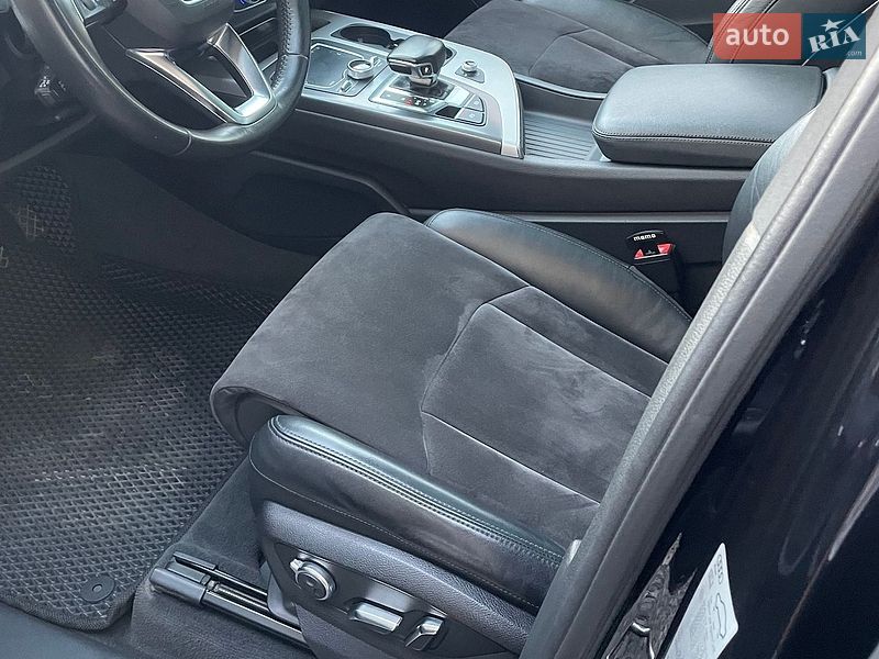 Позашляховик / Кросовер Audi Q7 2015 в Калуші