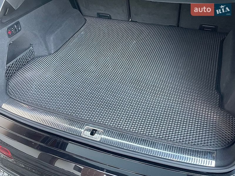 Позашляховик / Кросовер Audi Q7 2015 в Калуші