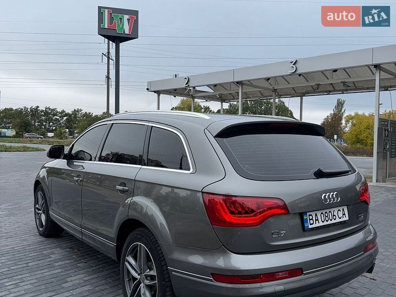 Позашляховик / Кросовер Audi Q7 2015 в Кропивницькому