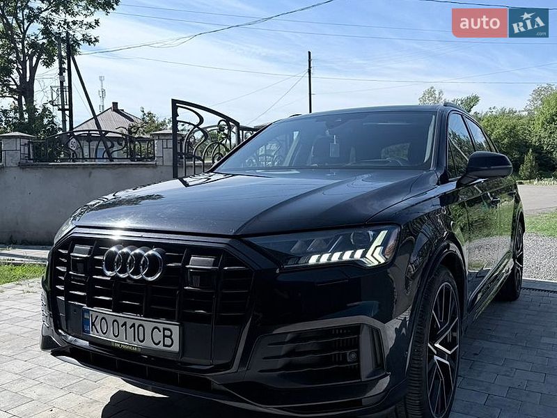 Позашляховик / Кросовер Audi Q7 2020 в Ужгороді