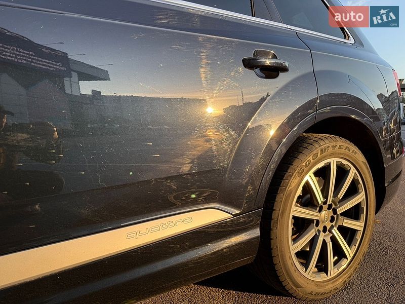 Внедорожник / Кроссовер Audi Q7 2016 в Киеве