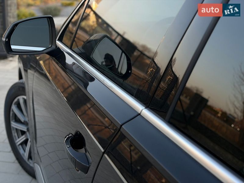 Внедорожник / Кроссовер Audi Q7 2017 в Виннице