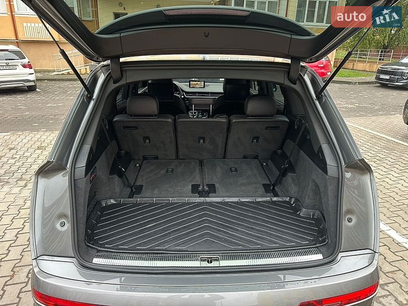 Внедорожник / Кроссовер Audi Q7 2017 в Черновцах