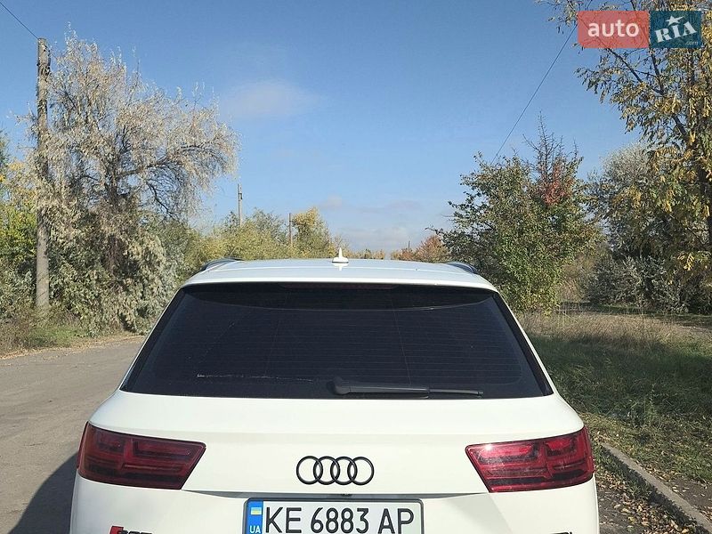 Внедорожник / Кроссовер Audi Q7 2017 в Кривом Роге