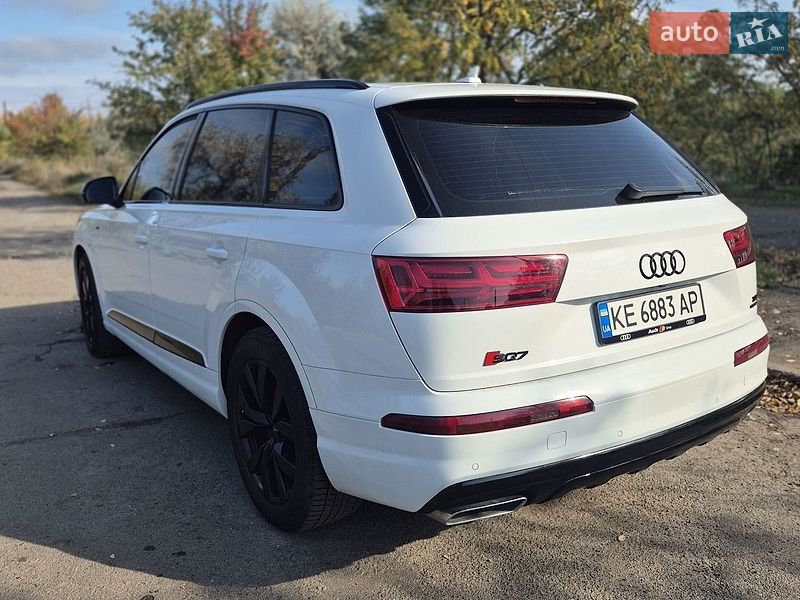 Внедорожник / Кроссовер Audi Q7 2017 в Кривом Роге