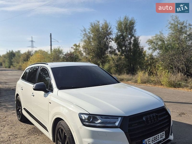 Внедорожник / Кроссовер Audi Q7 2017 в Кривом Роге