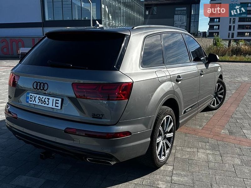 Внедорожник / Кроссовер Audi Q7 2017 в Хусте