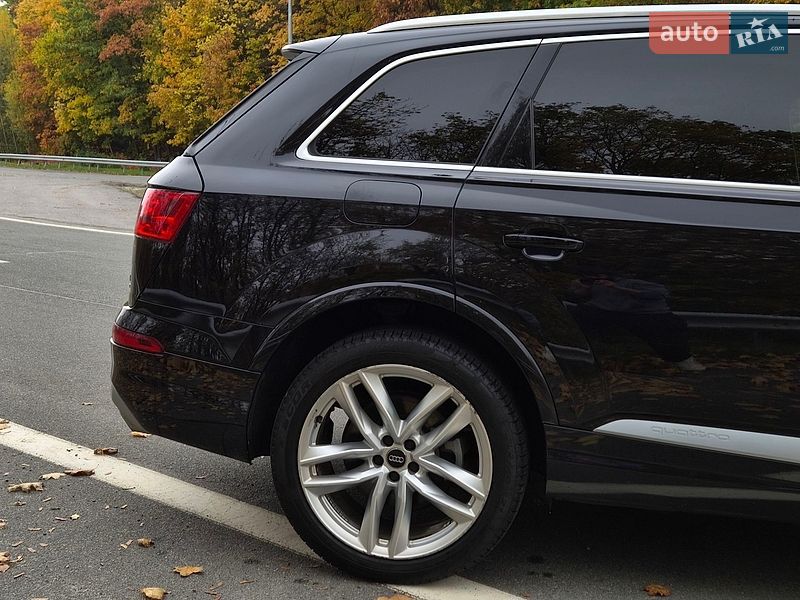 Позашляховик / Кросовер Audi Q7 2018 в Києві