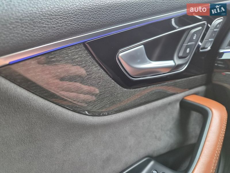 Внедорожник / Кроссовер Audi Q7 2018 в Киеве
