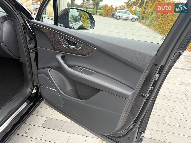 Внедорожник / Кроссовер Audi Q7 2019 в Луцке
