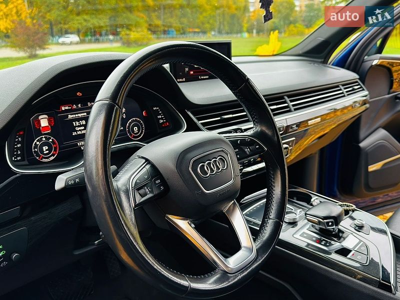 Внедорожник / Кроссовер Audi Q7 2017 в Ровно