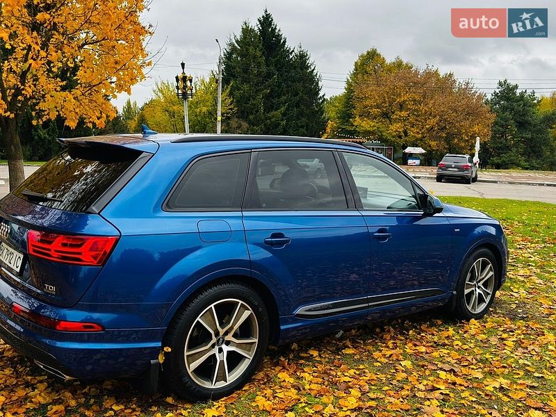 Внедорожник / Кроссовер Audi Q7 2017 в Ровно