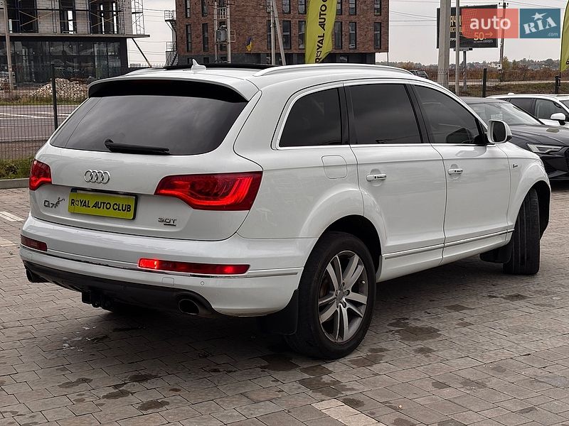 Позашляховик / Кросовер Audi Q7 2015 в Львові