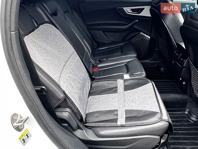 Внедорожник / Кроссовер Audi Q7 2017 в Умани